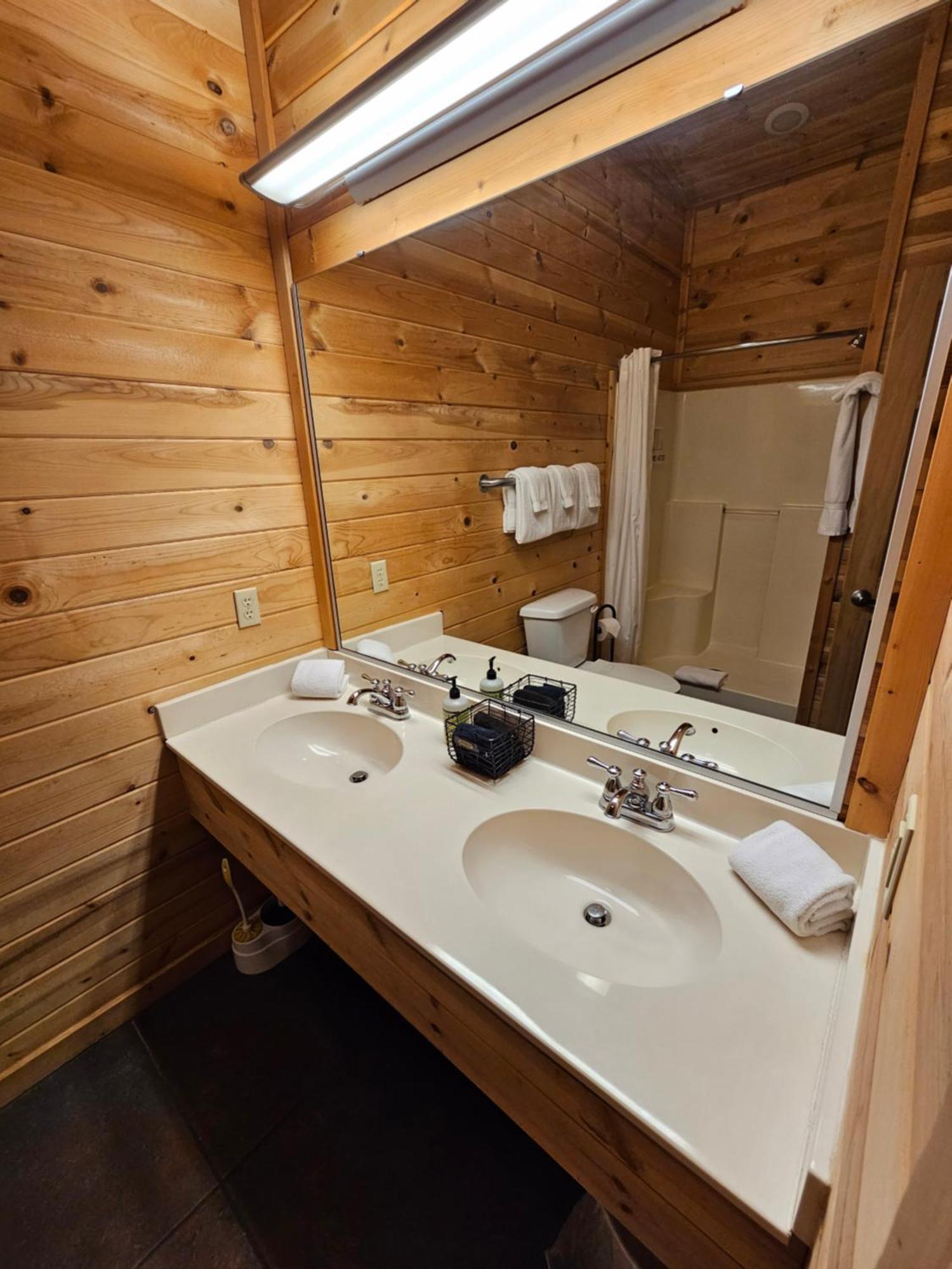 5 Min To Beaver Lake-King Bed-Fire Pit-Jetted Tub #5 Eureka Springs Εξωτερικό φωτογραφία